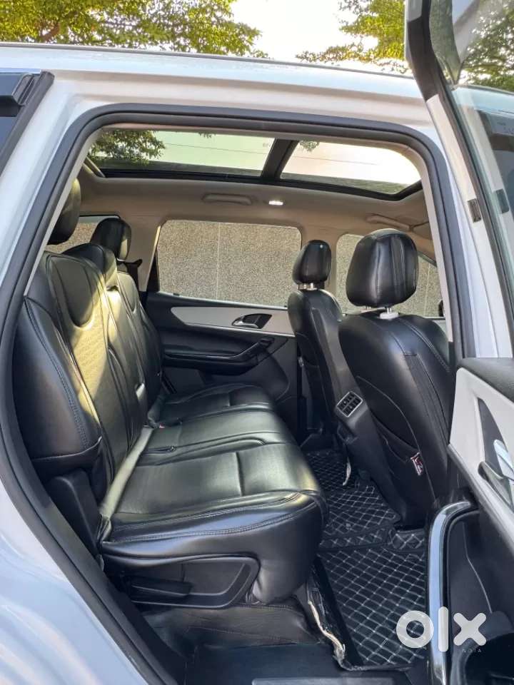 Mahindra Xuv700 2.2 Ax 7 Diesel Mt Luxury Pack Str, 2023, Diesel