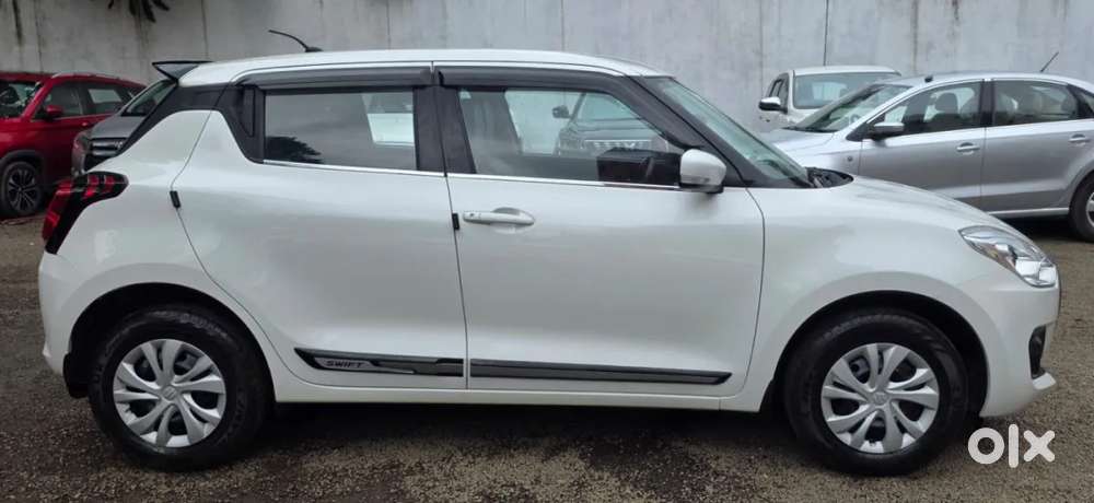 Maruti Suzuki Swift Vxi, 2022, Petrol