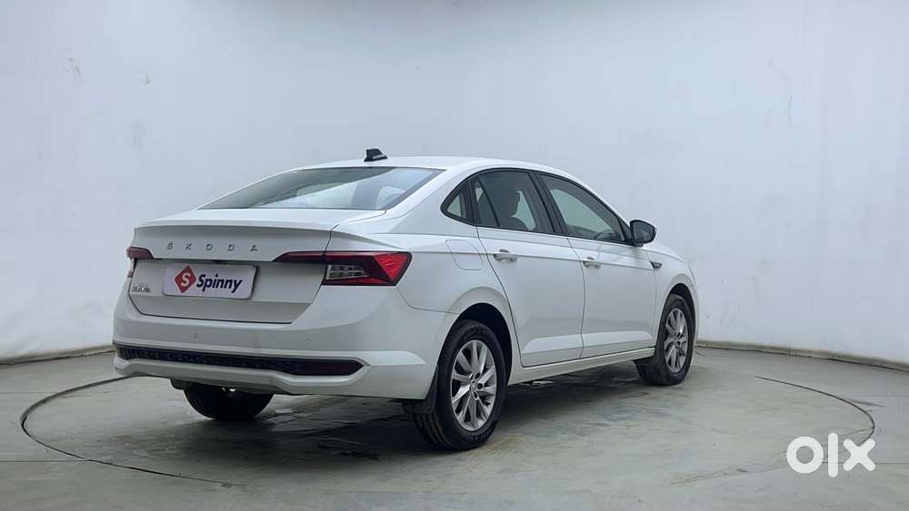 Skoda Slavia Ambition 1.0l Tsi At, 2022, Petrol