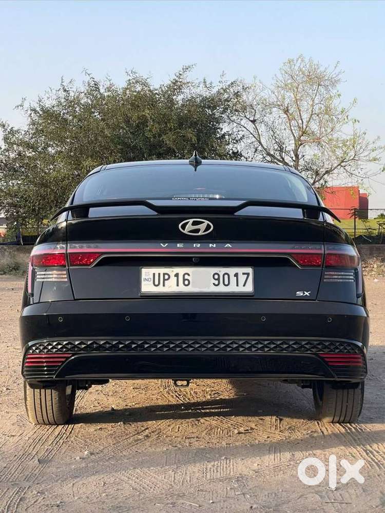 Hyundai Verna 1.5 Sx (o) Vtvt Ivt, 2025, Petrol