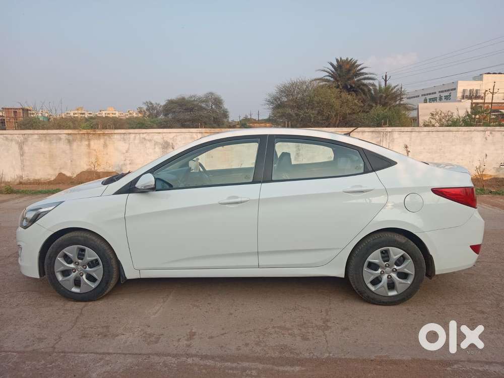 Hyundai Verna 1.6 Vtvt Sx, 2016, Petrol