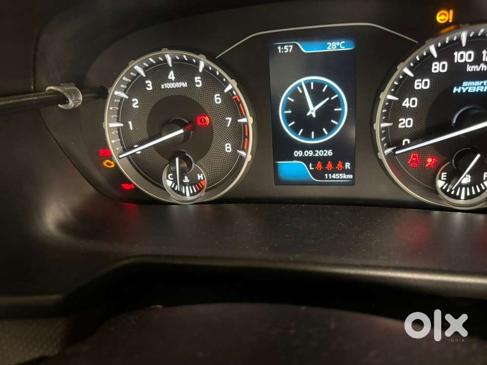 Maruti Suzuki Brezza Zxi Smart Hybrid With Sunroof Only 11000 Km