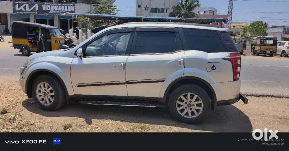Mahindra Xuv500 2015 Diesel 142000 Km Driven