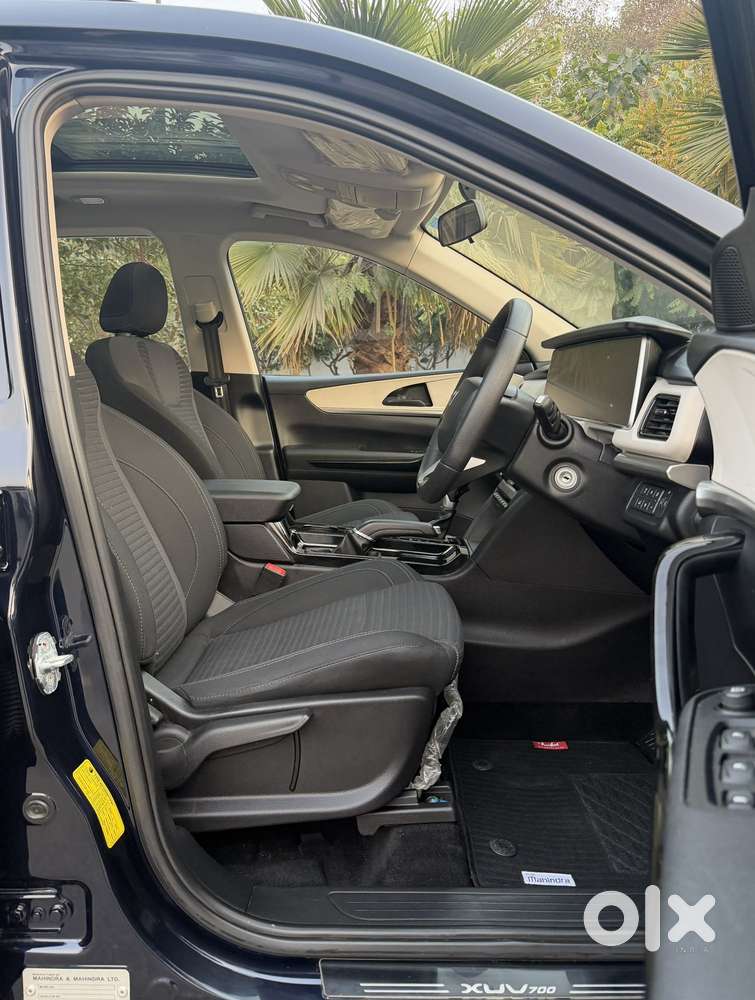 Mahindra Xuv700 2.0 Ax 5 Petrol At Str, 2022, Petrol