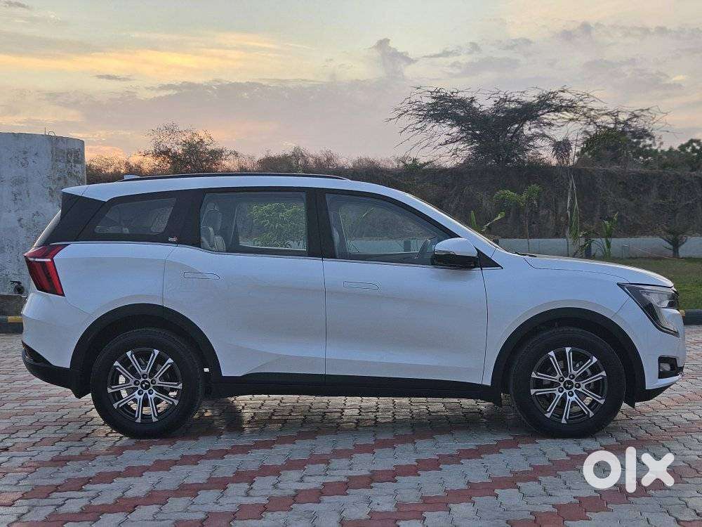 Mahindra Xuv700 2.2 Ax 7 Diesel Mt Luxury Pack Str, 2025, Diesel