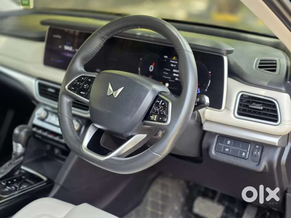 Mahindra Xuv700 2.2 Ax 7 Diesel At Str Awd, 2022, Diesel