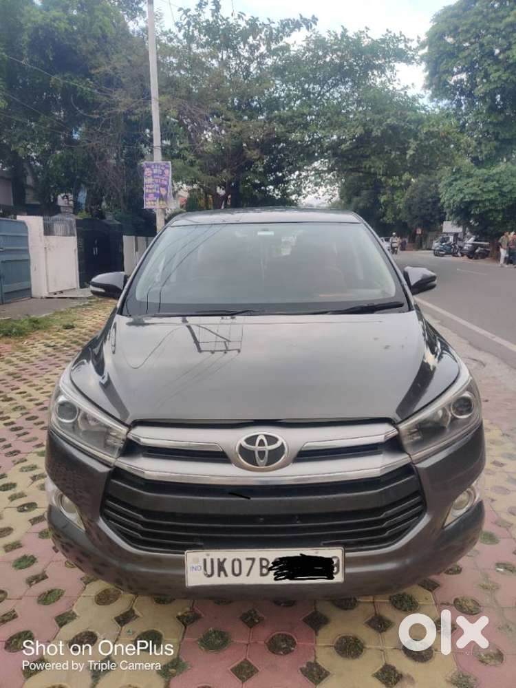Toyota Innova Crysta 2.4 V, 2016, Diesel