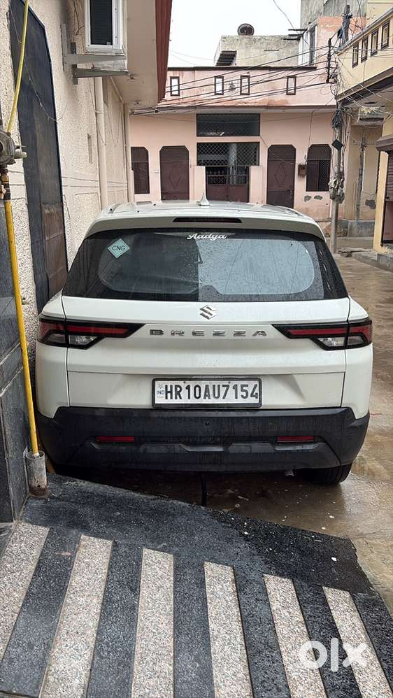 Maruti Suzuki Brezza Lxi 2024 October Single Handed 30000 Km
