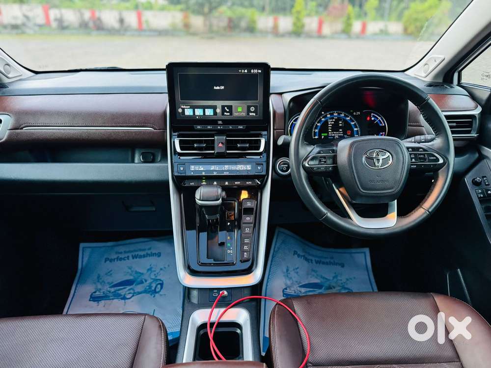 Toyota Innova Hycross 2.0 Zx (o) Hybrid 7 Str, 2024, Petrol