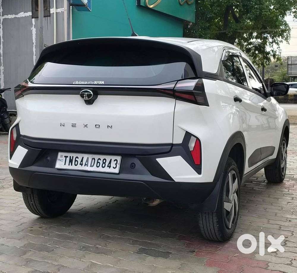 Tata Nexon, 2025, Petrol