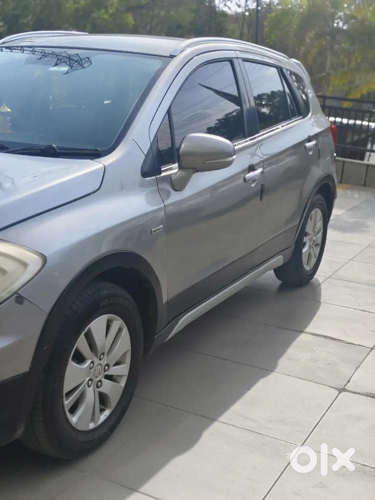 Maruti Suzuki S-cross 2015 Diesel Manual Good Condition Brand New Tire
