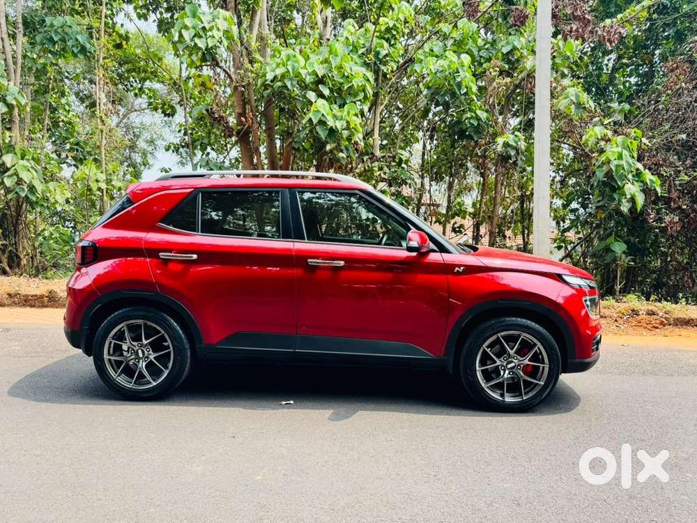 Hyundai Venue 2023 Diesel Well Maintained