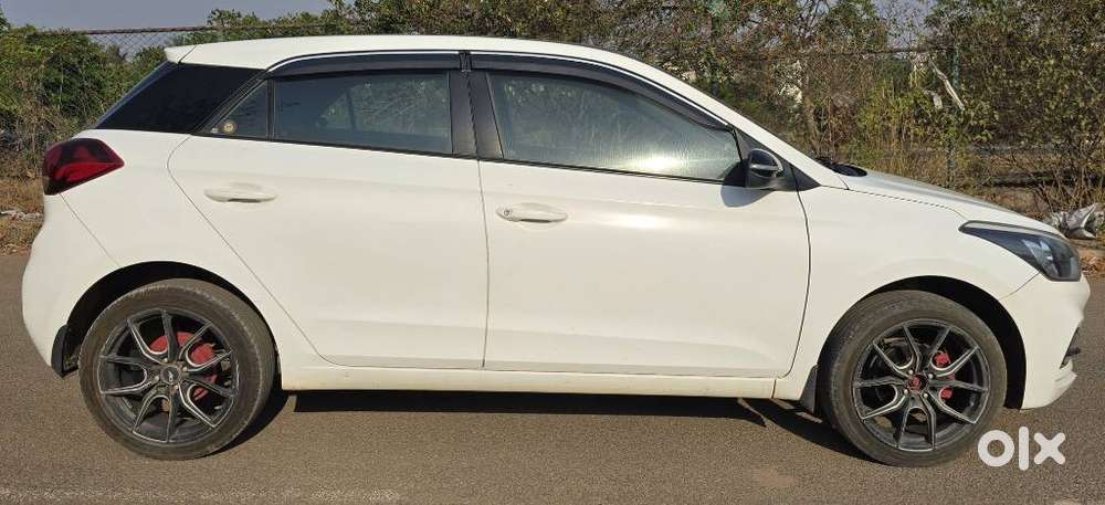 Hyundai I20 Sportz Plus Dual Tone, 2019, Petrol