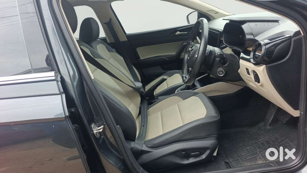 Skoda Slavia Style 1.0l Tsi At, 2024, Petrol