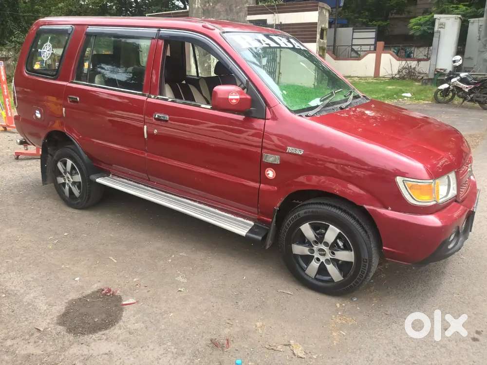 Chevrolet Tavera Neo 2012