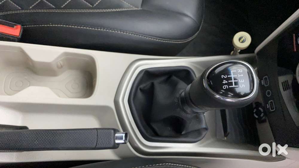 Mahindra Xuv300 W8, 2021, Petrol