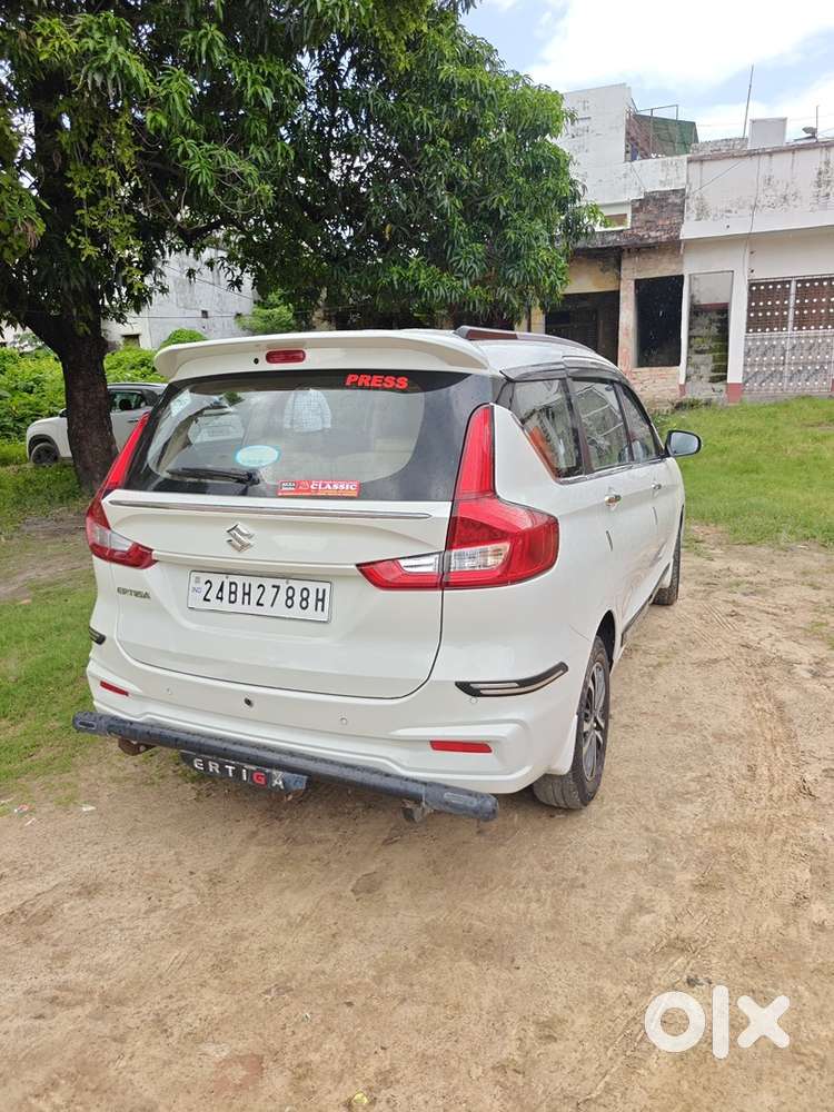 Maruti Suzuki Ertiga Zxi Cng 2024
