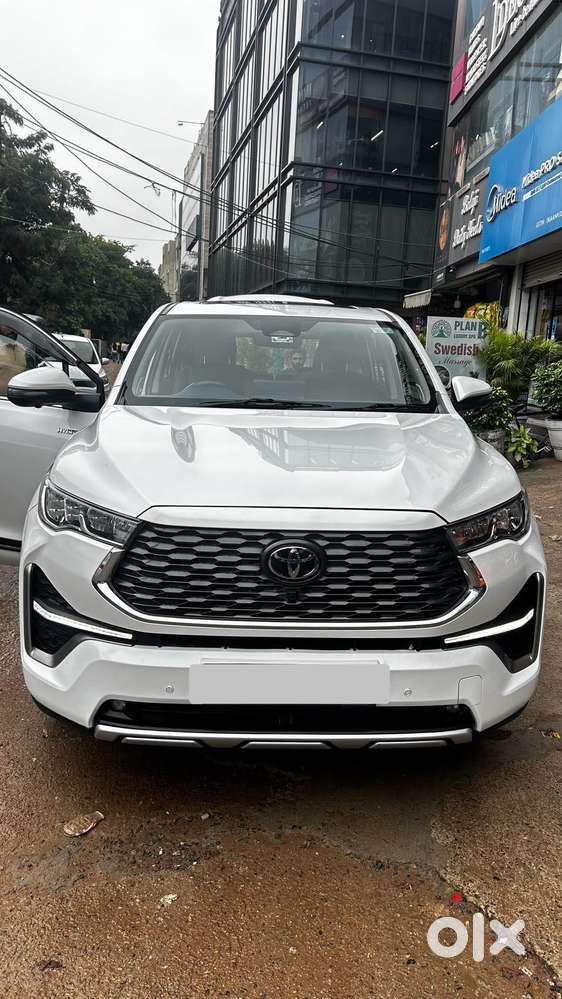 Toyota Innova Hycross 2.0 Zx (o) Hybrid 7 Str, 2023, Petrol