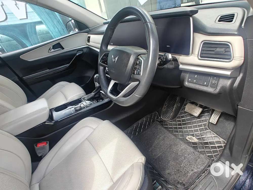 Mahindra Xuv700 2022 Diesel 54003 Km Driven