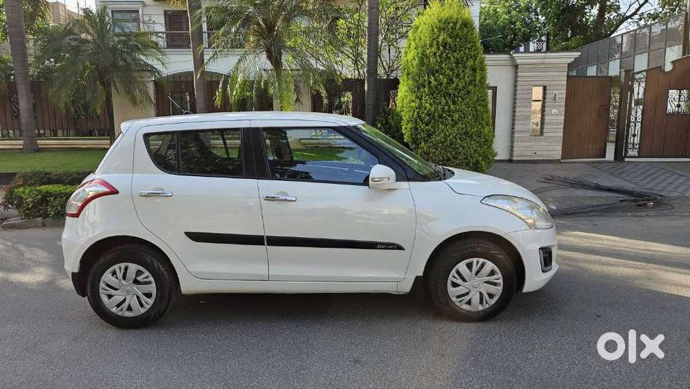 Maruti Suzuki Swift Vxi Optional, 2016, Petrol