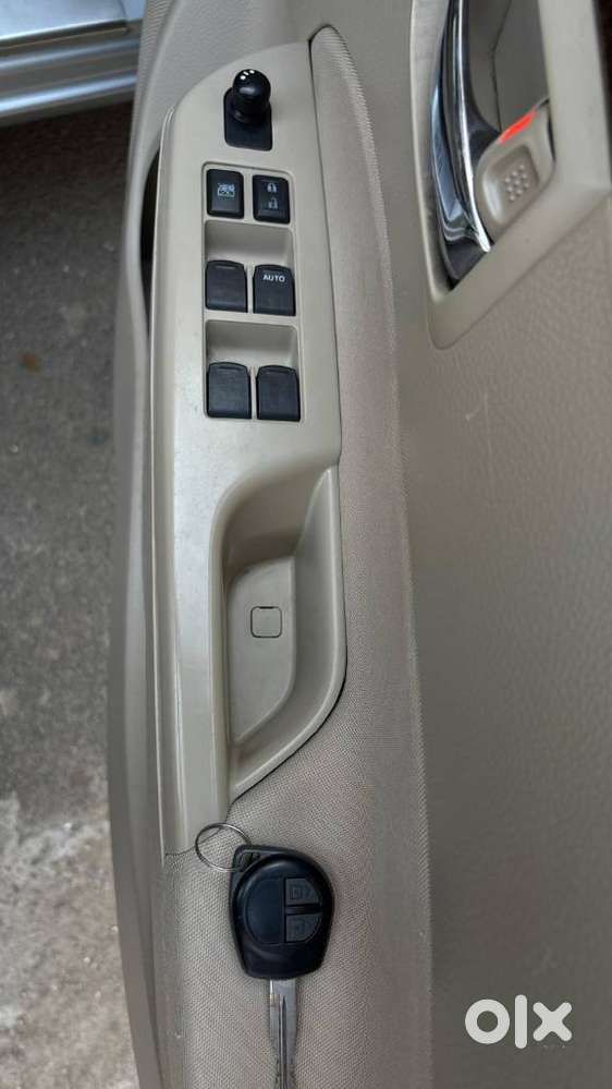 Maruti Suzuki Swift Dzire 1.2 Vxi Bsiv, 2014, Petrol