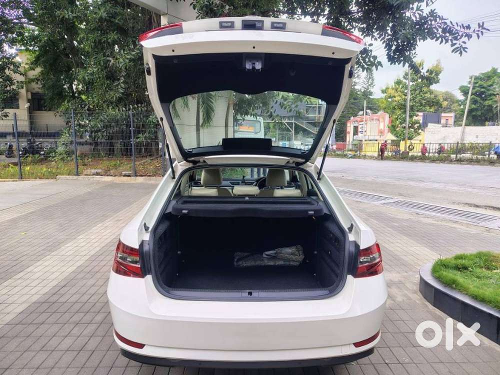 Skoda Superb [ ] 1.8 Style Tsi At, 2016, Petrol