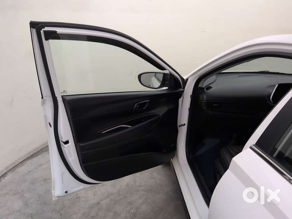 Hyundai New I20 1.2 Asta (o) Mt, 2023, Petrol