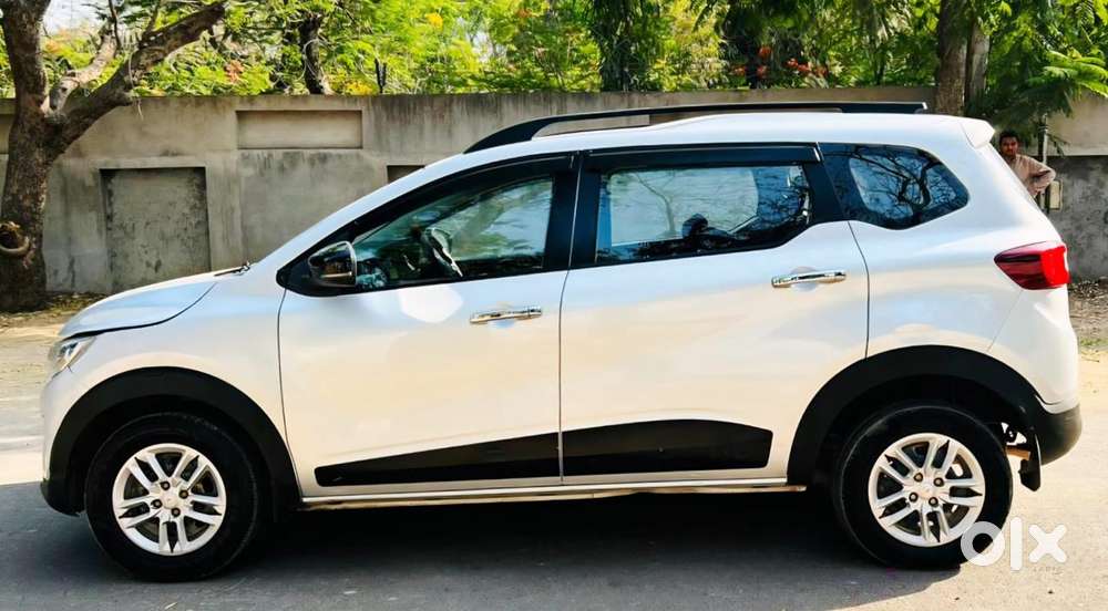 Renault Triber Rxt, 2023, Petrol