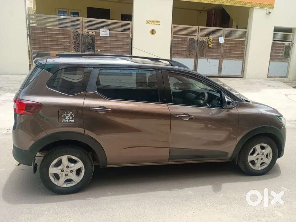 Renault Triber Rxt, 2022, Petrol