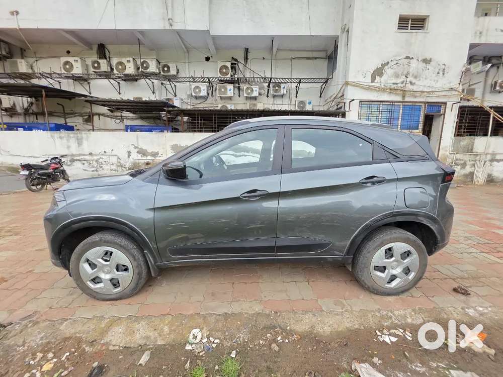 Tata Nexon 2023 Petrol