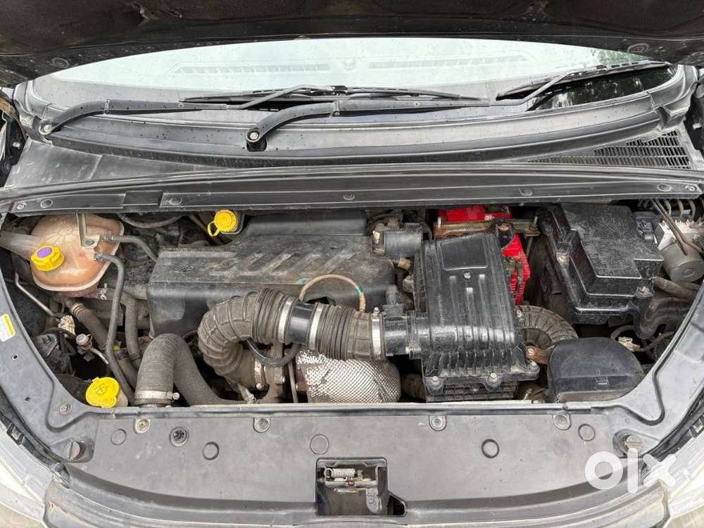Mahindra Marazzo M4, 2018, Diesel