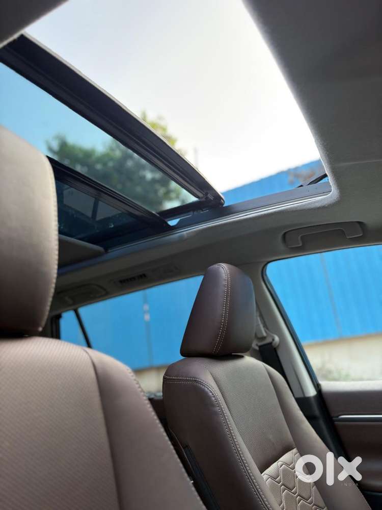 Toyota Innova Hycross 2.0 Zx (o) Hybrid 7 Str, 2025, Petrol