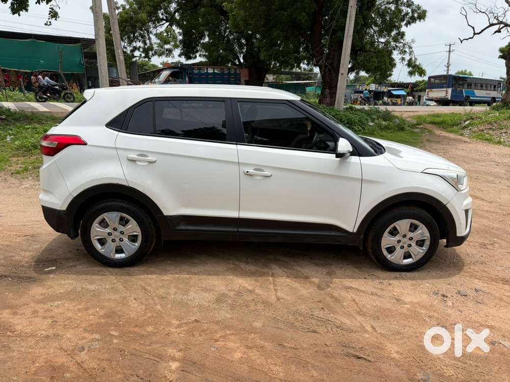 2017 Hyundai Creta Diesel 2nd Owner, With Complete Show Room Track