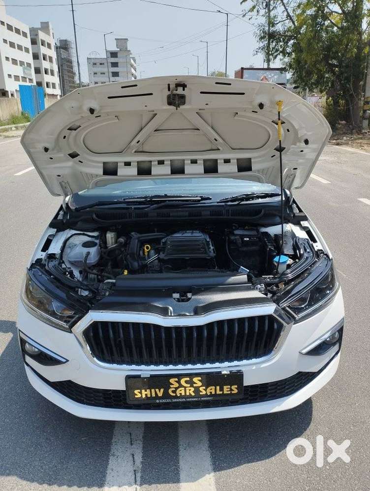 Skoda Slavia Style 1.0l Tsi At, 2023, Petrol