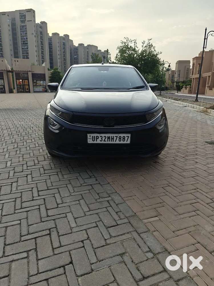 Tata Altroz Dark Edition– Excellent Condition, Company Serviced