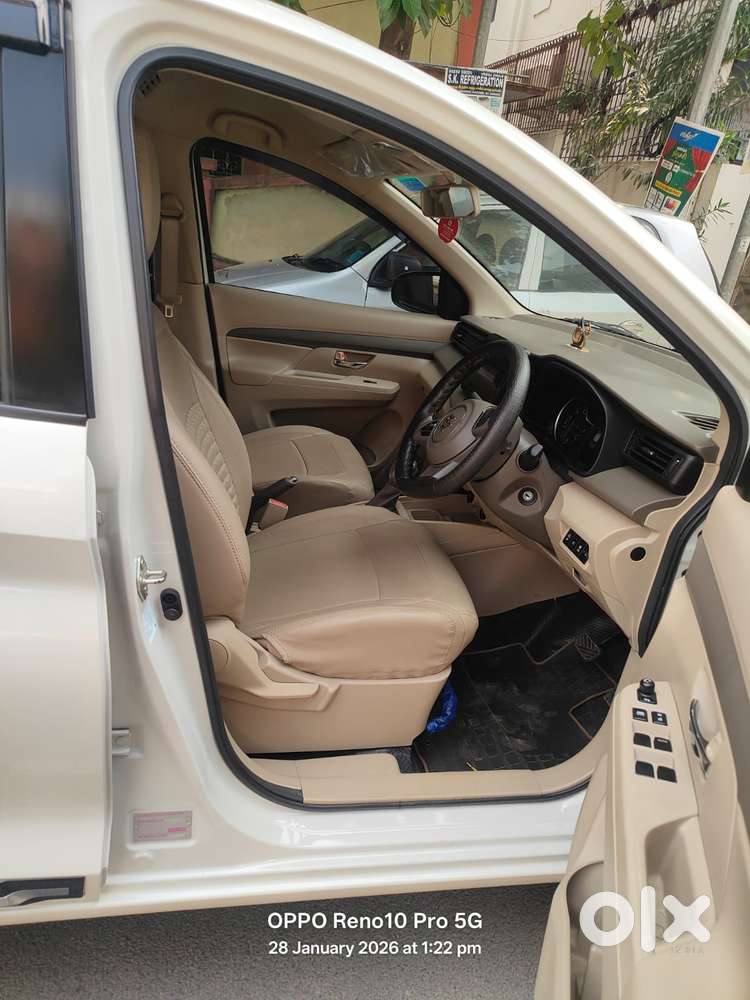 Maruti Suzuki Ertiga Vxi At Petrol, 2022, Petrol
