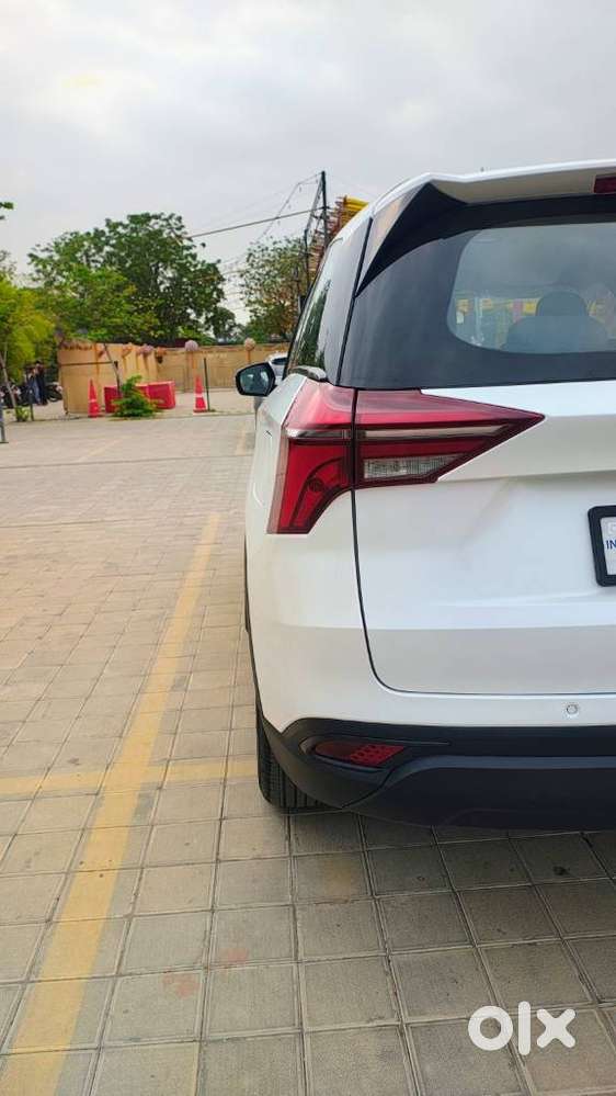 Mahindra Xuv700 2.2 Ax 5 Diesel Mt 7 Str, 2024