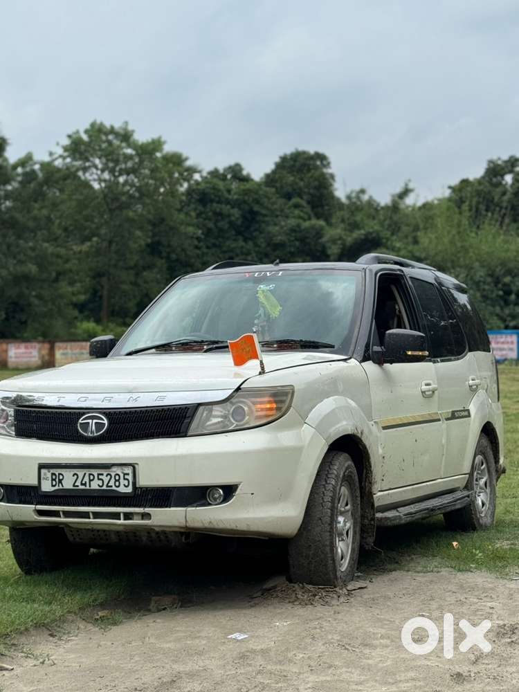 Tata Safari Storme 2015 Diesel 100000 Km Driven