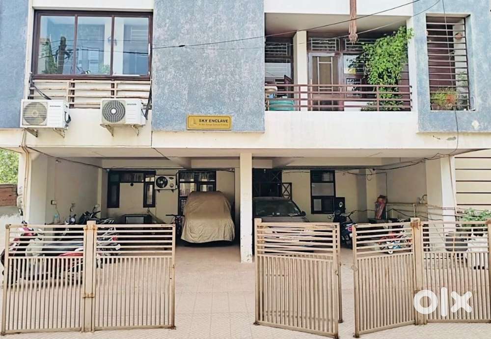 Ready-to-Move Fully Furnished 3 BHK Apartment with 2 Balconies