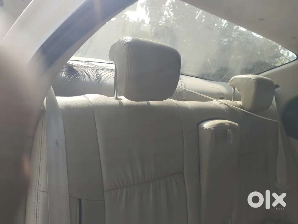 Single Hand Show Room Trck