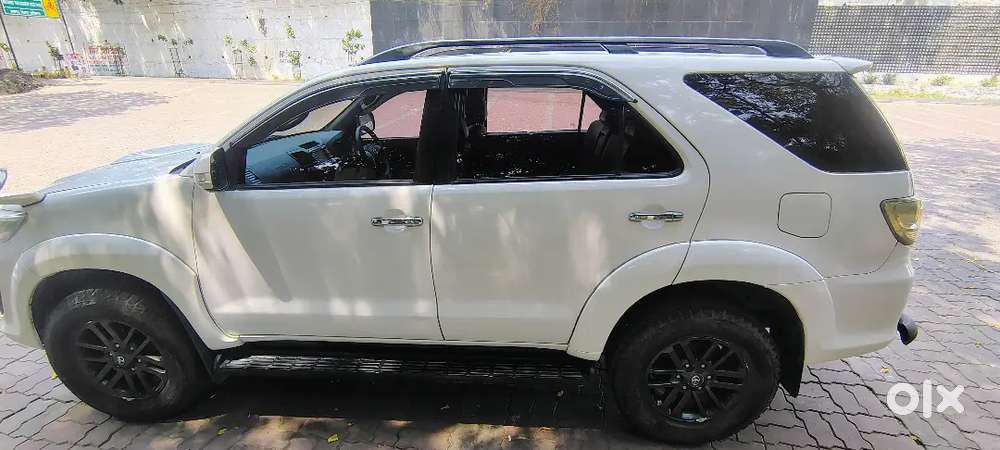 Toyota Fortuner 2015