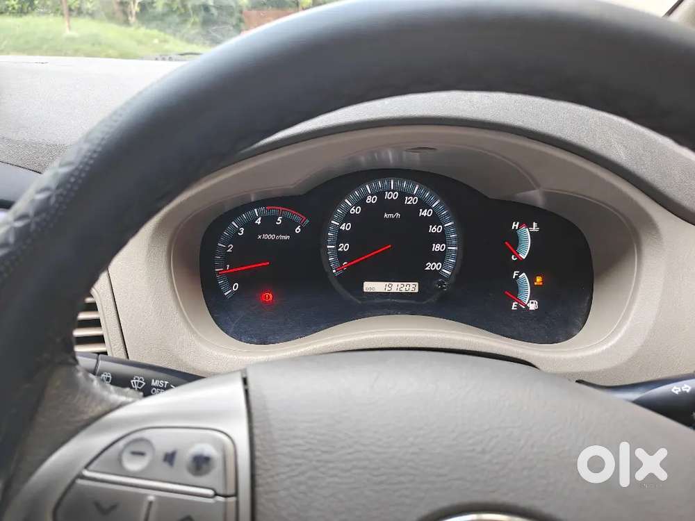 Toyota Innova  Manual 2012