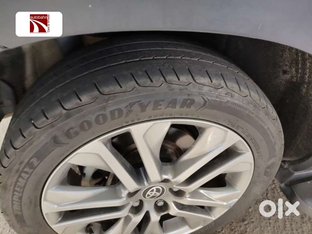 Toyota Innova Hycross 2.0 Zx Hybrid 7 Str, 2023, Petrol