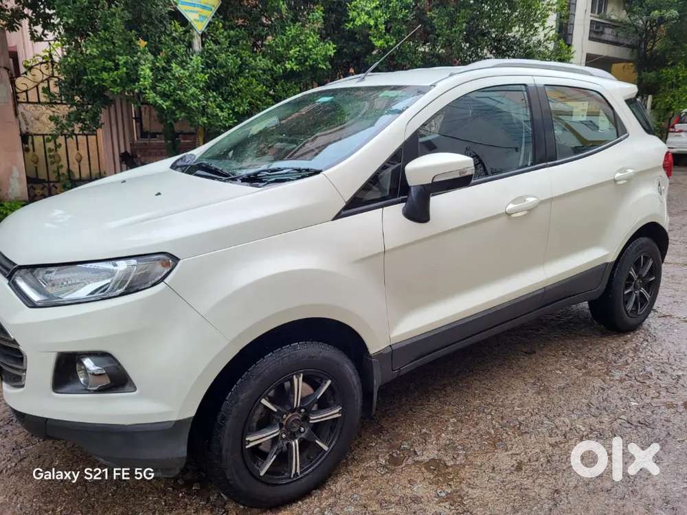 Showroom Track Ford Ecosport Petrol 2016