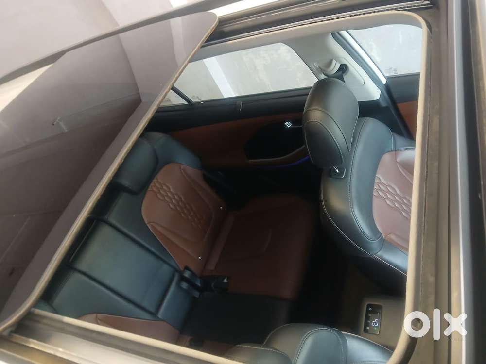 Hyundai Alcazar 1.5 Signature Diesel Mt 6 Str Dual Tone, 2023, Diese..