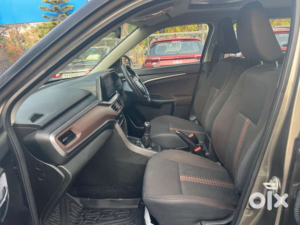 Maruti Suzuki Brezza 1.5 Zxi Smart Hybrid, 2023, Petrol