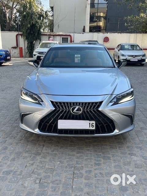 Lexus Es 300h Luxury, 2024, Petrol