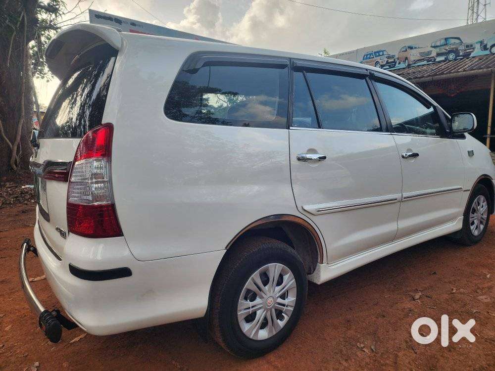 Toyota Innova 2.5 E Diesel Ms 7-seater, 2012, Diesel