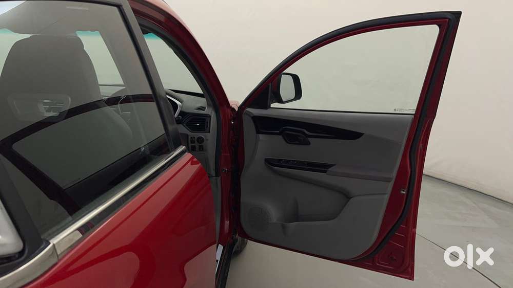 Mahindra Kuv 100 Mfalcon G80 K8, 2016, Petrol