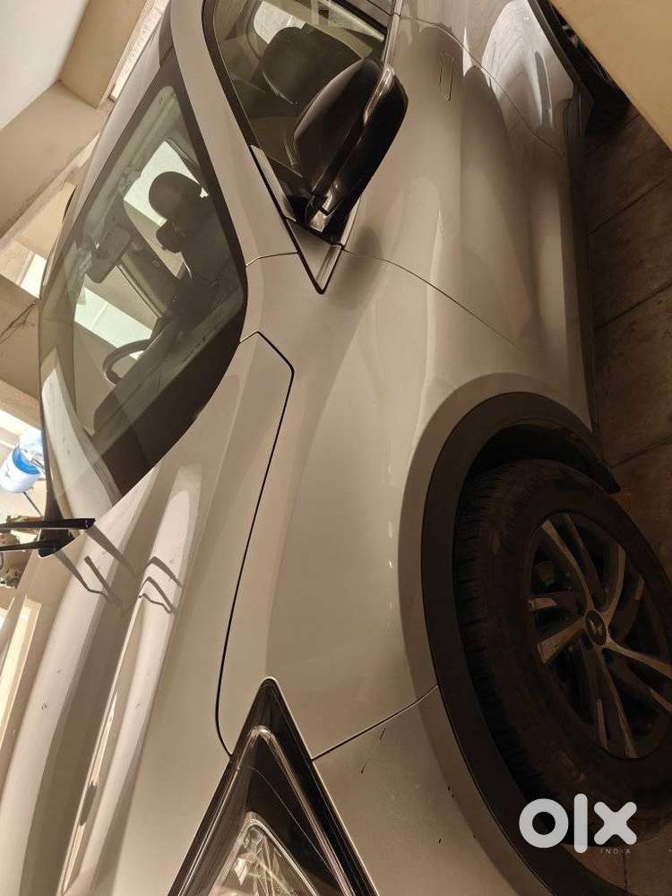 Mahindra Xuv700 2.2 Mx Diesel Mt 5 Str, 2022, Diesel